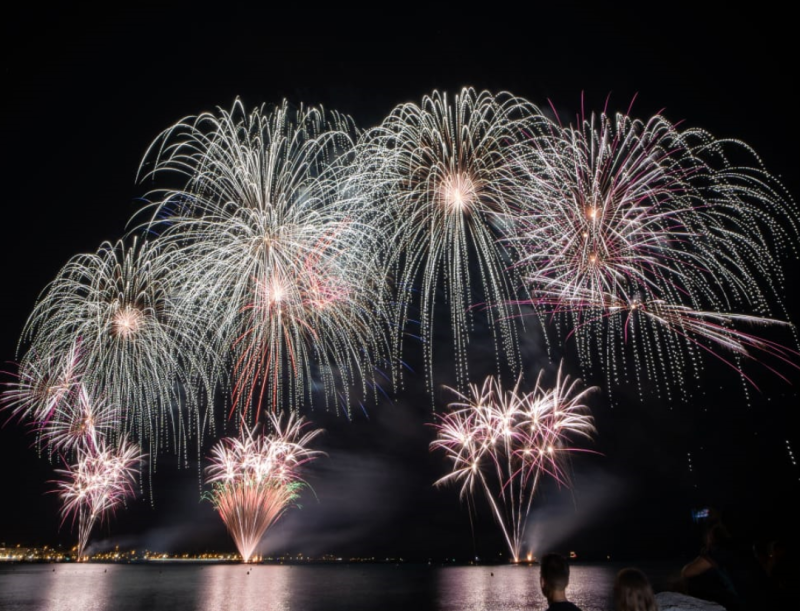 feu d'artifice à fréjus
