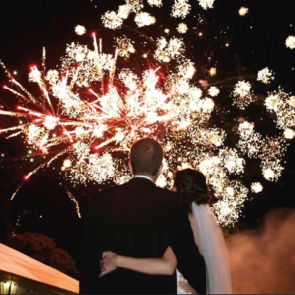Mise en place d'un feu d’artifice inoubliable pour votre mariage à Toulon