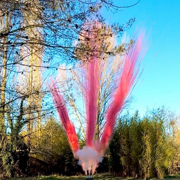 fumogene rose pour gender reveal 