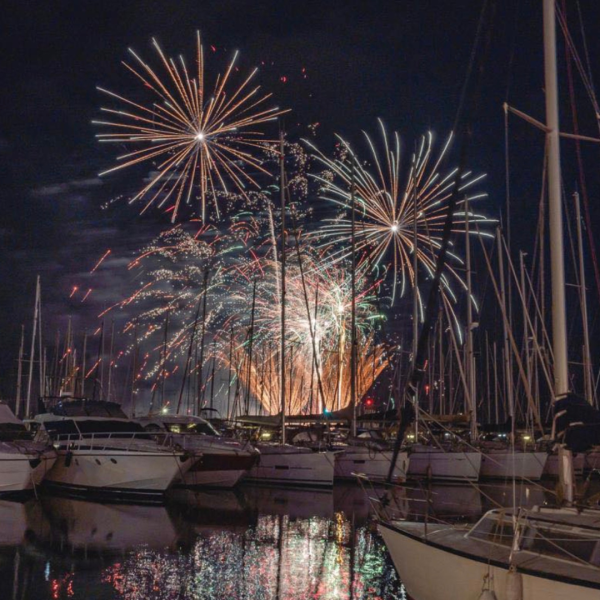 Organisation d'un feu d’artifice à Hyeres sur la Côte d’Azur